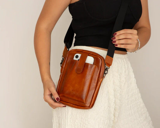 SYLVES Compact Leather Crossbody Bag – Everyday Shoulder Bag for Men & Women